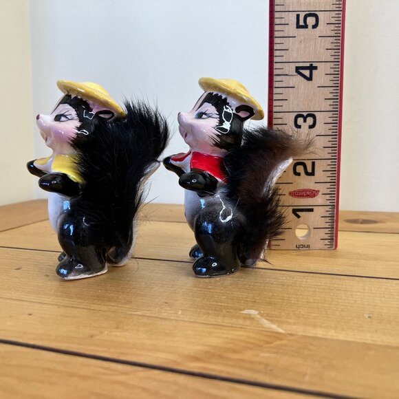 Skunk Ceramic Figurine Fur Tail Set of 2 Anthropomorphic Yellow Hats Vtg Japan - Picture 2 of 9